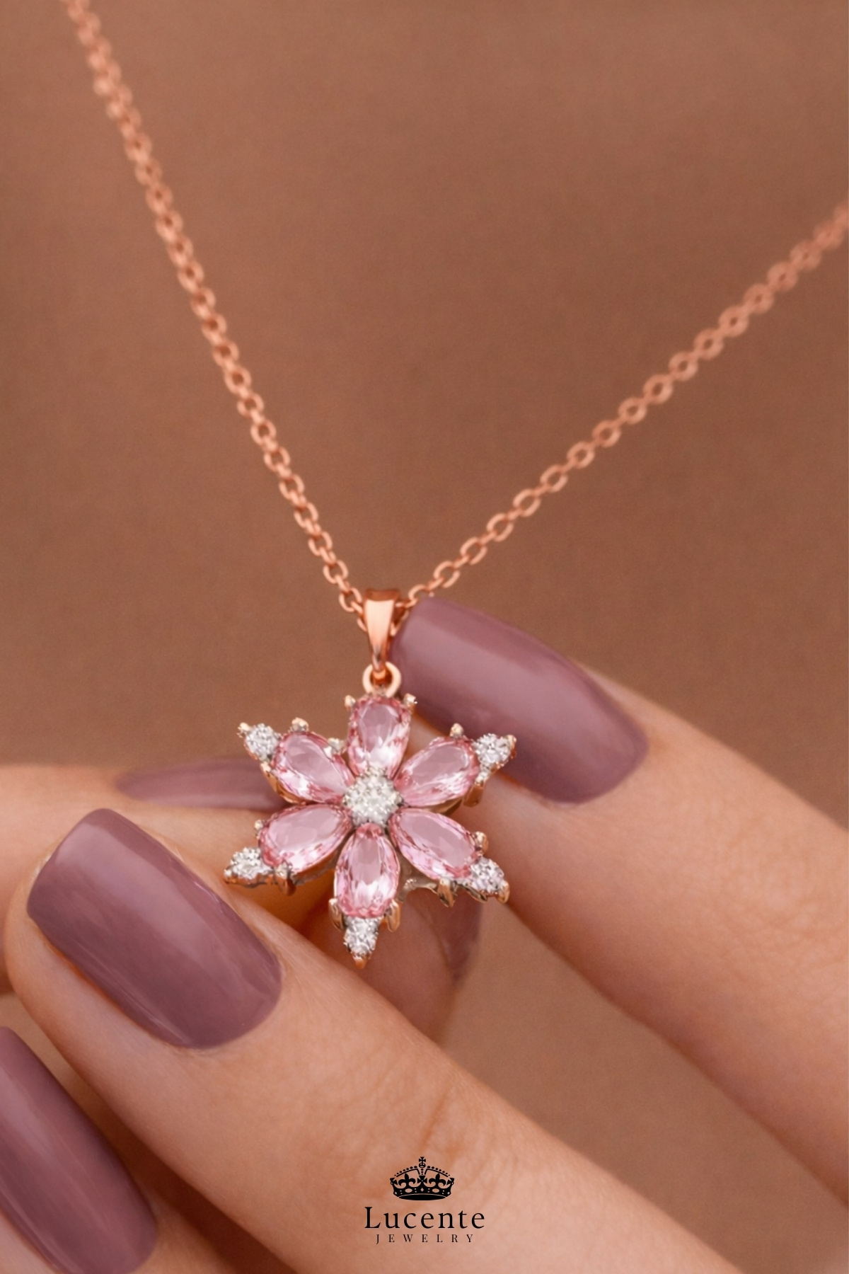 Lucente Jewellery 925 Ayar Aşk Şans Bolluk Bereket ve Zarafetin Simgesi Rose Gold Ametist Taşlı Lotus Kararma Karşıtı Rodyum Gümüş Özel Gün Hediyesi 45 Cm Zincirli Pembe Lotus Çiçeği Küpe Hediyeli Şık Kadın Kolye görsel 6
