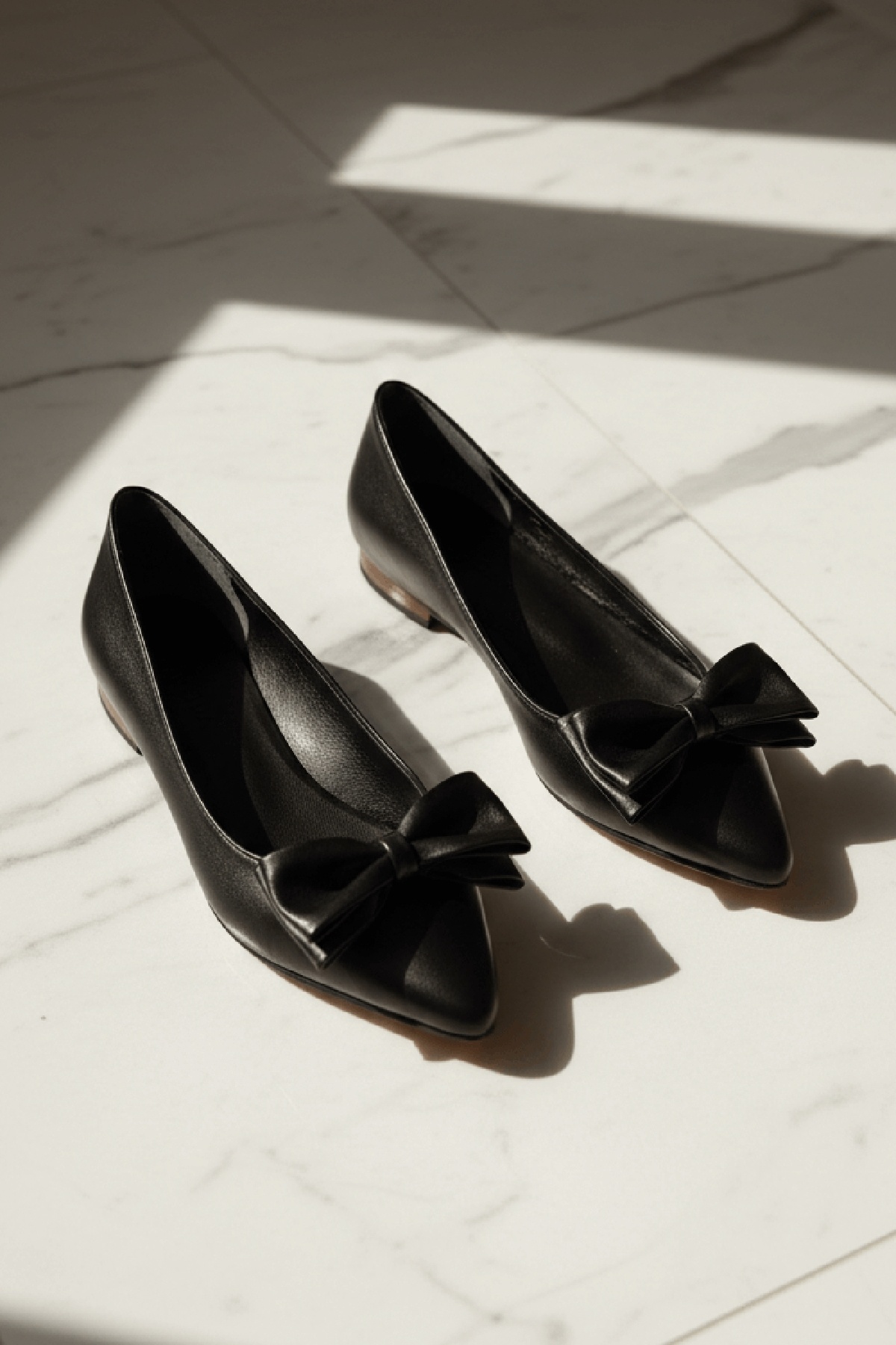 DİVOLYA  Naomi Siyah Çift Fiyonklu Kısa Topuklu (1,5 cm) Sivri Burun Günlük Babet - Görsel 5