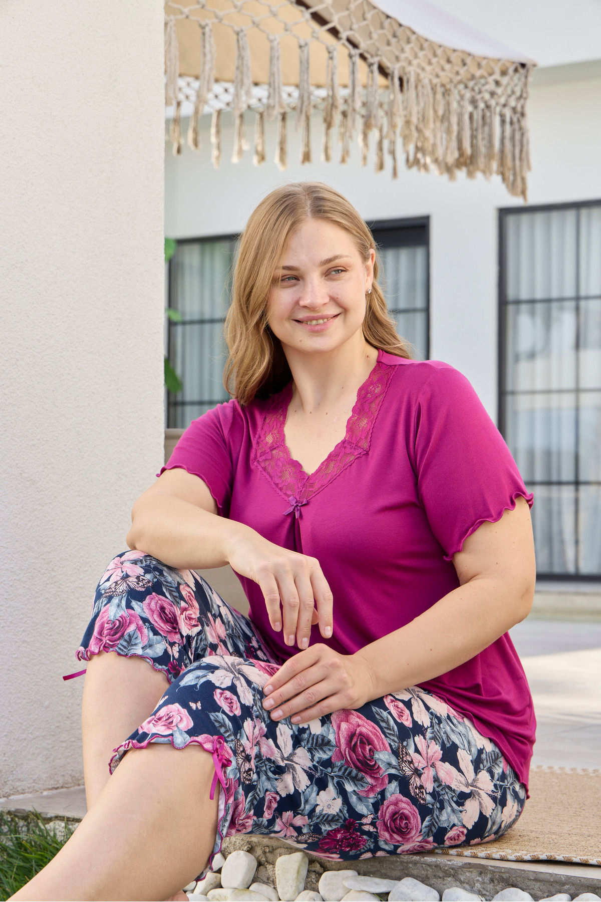 Fuchsia Ring Viscose Lace Detailed Short Sleeve Plus Size Capri Pajamas Set