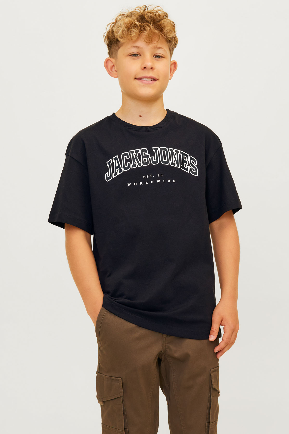 تی‌شرت آستین کوتاه پسرانه JJECALEB VARSITY TEE SS O مشکی جک اند جونز تی شرت Jack & Jones