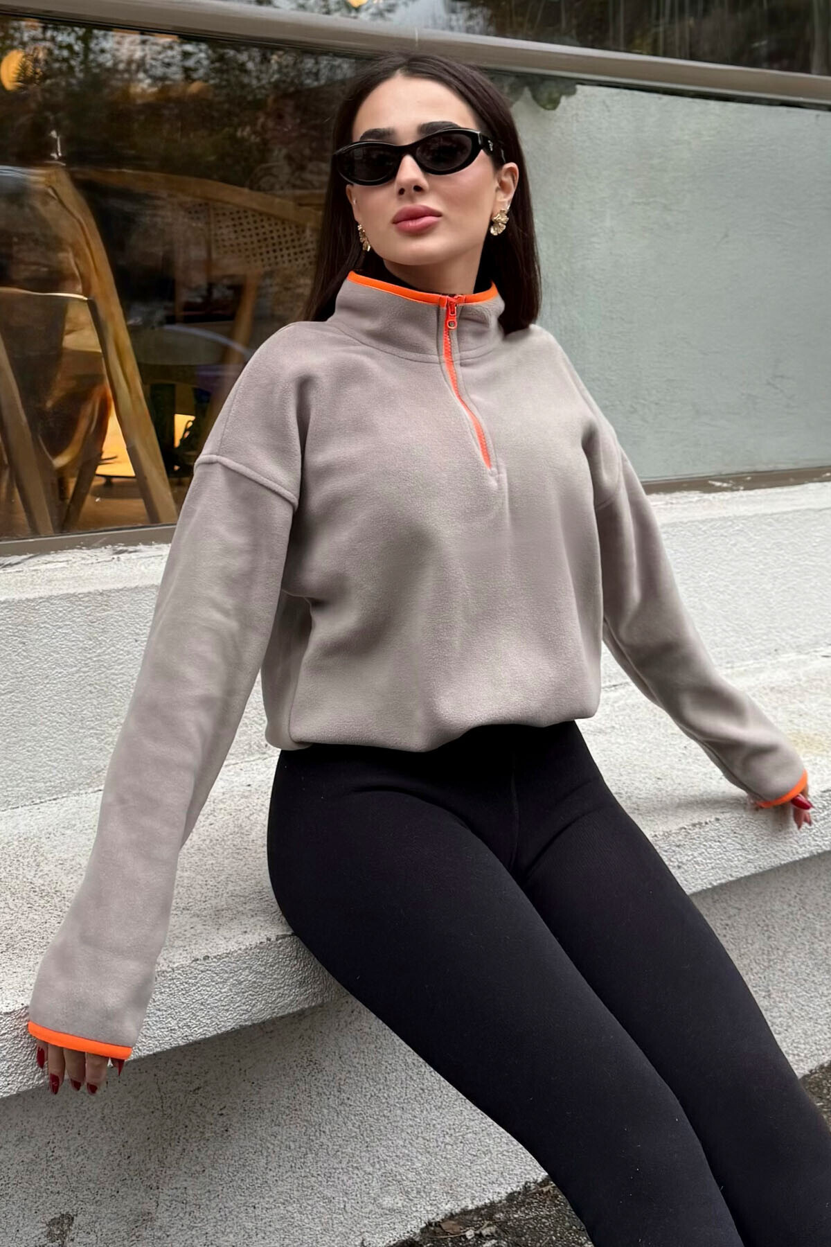 TOMMY LIFE Koyu Bej Yarım Fermuar Etek Ucu Büzgülü Dik Yaka Standart Kalıp Kadın Polar Sweatshirt - 97234 görsel 6