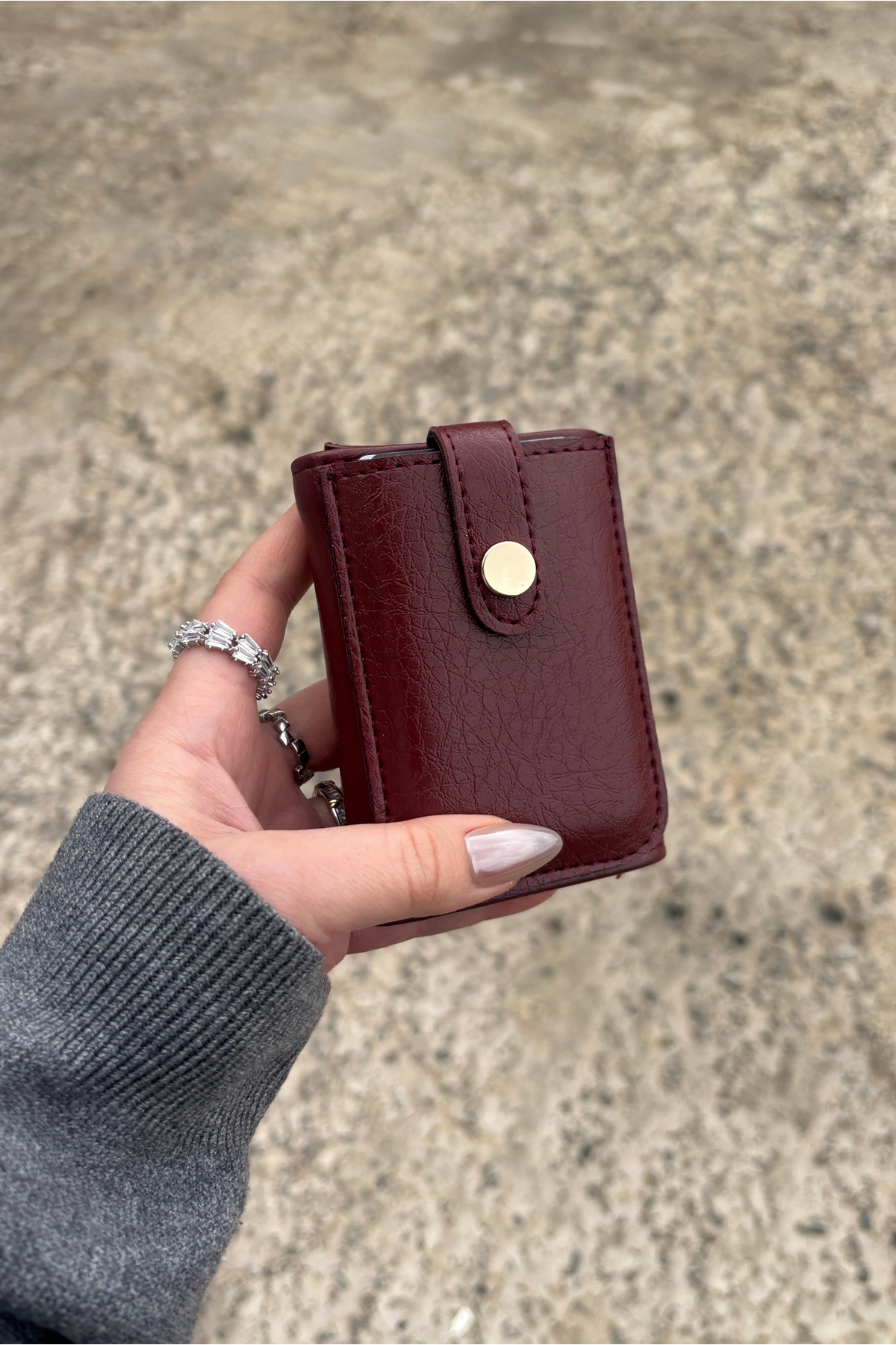 Yuka Atelier Dikey Mekanizmalı Bordo Kartlık Cüzdan görsel 3