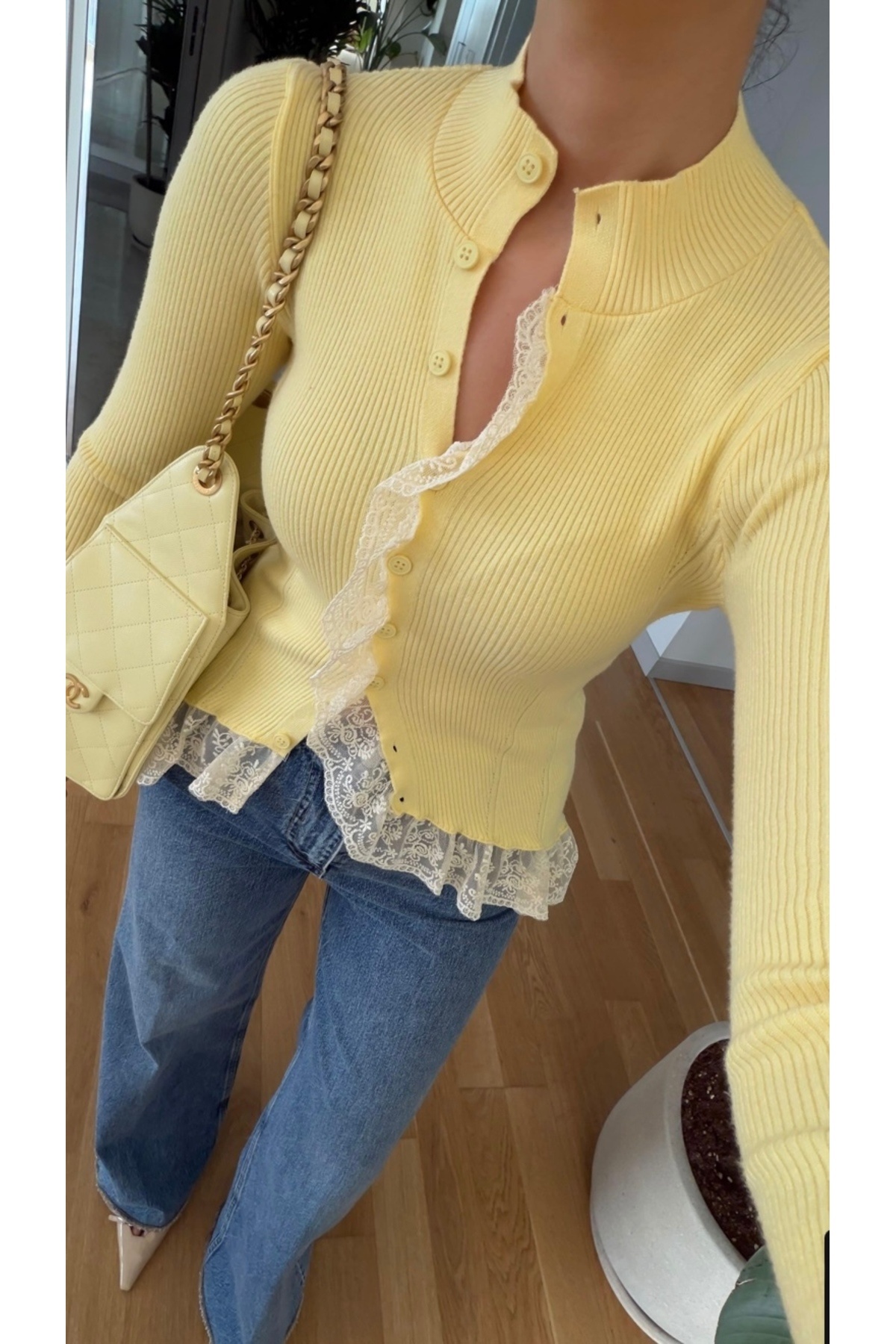 CADDELAMODA  Dantel Detaylı Tasarım Hırka
