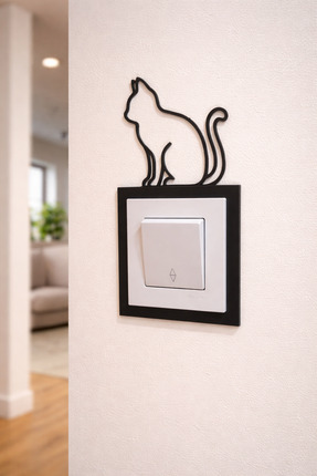 Konuk Decor Özel Üretim Kedi Duvar Dekoru – Siyah Modern Anahtar ve Priz Süsü