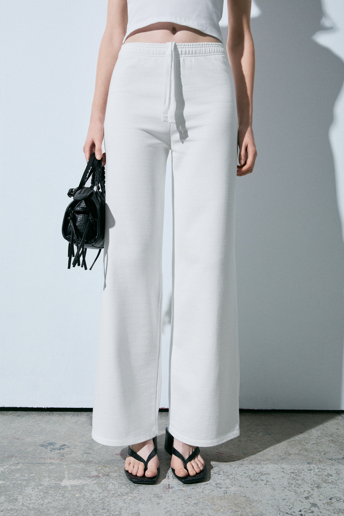 GRIMELANGE  LOVENTA Kadın Geniş Paçalı Regular Fit Taş Detaylı Beyaz Eşofman Altı - Görsel 5