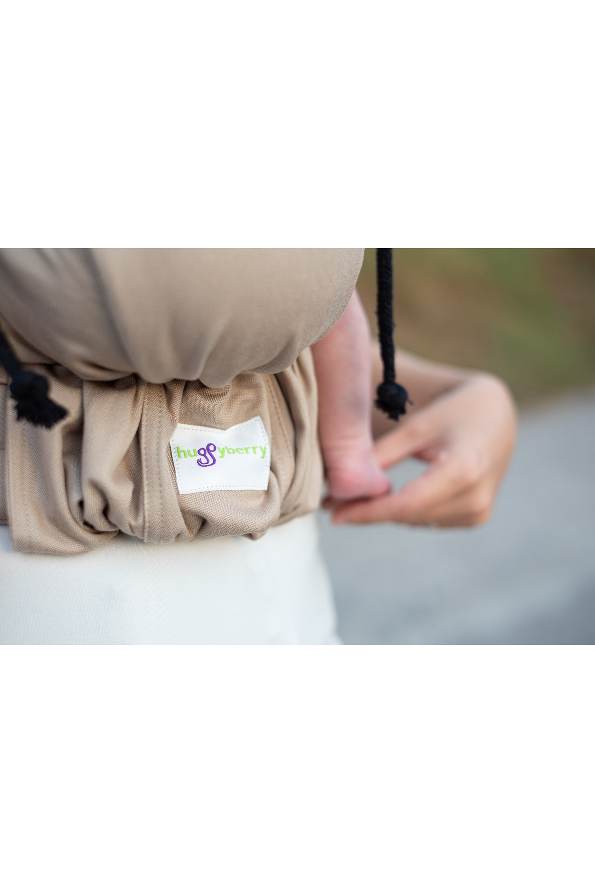 Huggyberry Nest Baby Carrier - Latte fotoğrafı 5 (önizleme)