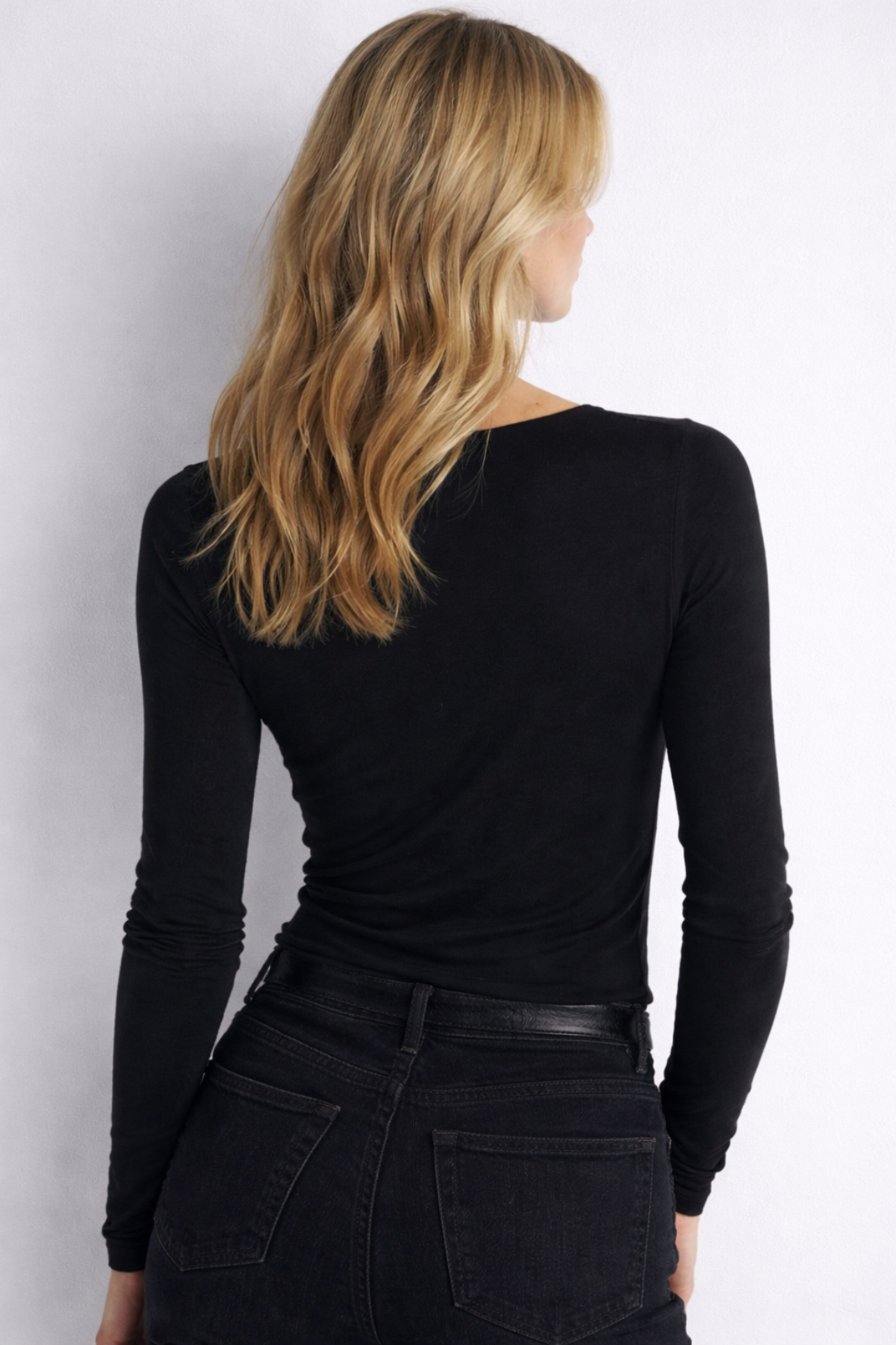 BESTYSO  Kadın Dantel Detaylı V Yaka Viskon Kumaş Bluz - Görsel 2