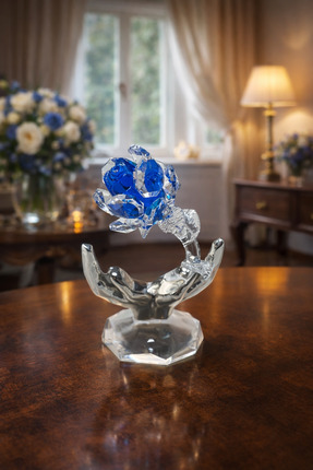 Home Tekli El içinde Gül