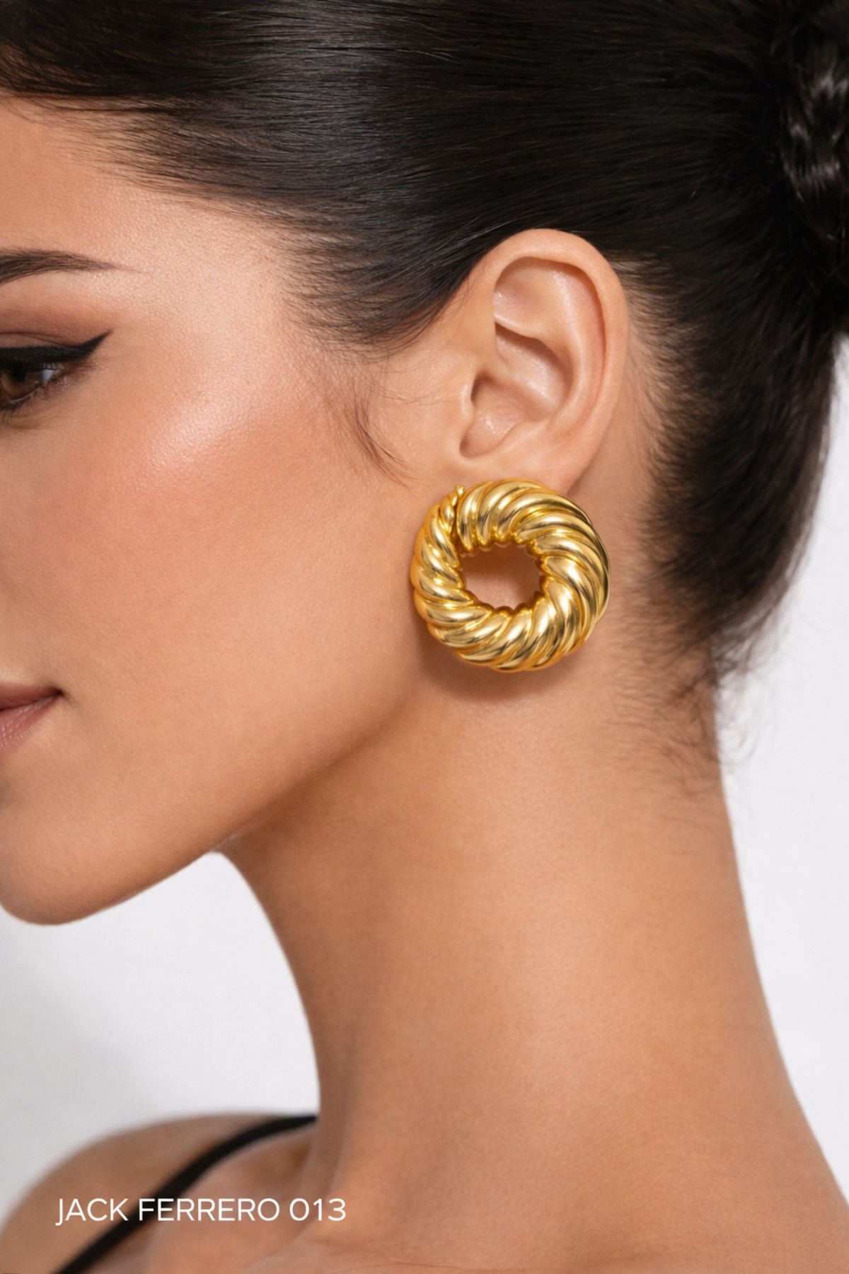 Gold Nyra Nail Earrings