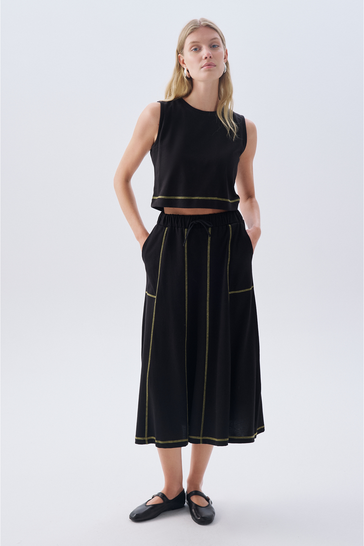 Mudo  DİKİŞ DETAYLI CEPLİ BELİ BAĞLAMALI MİDİ ETEK