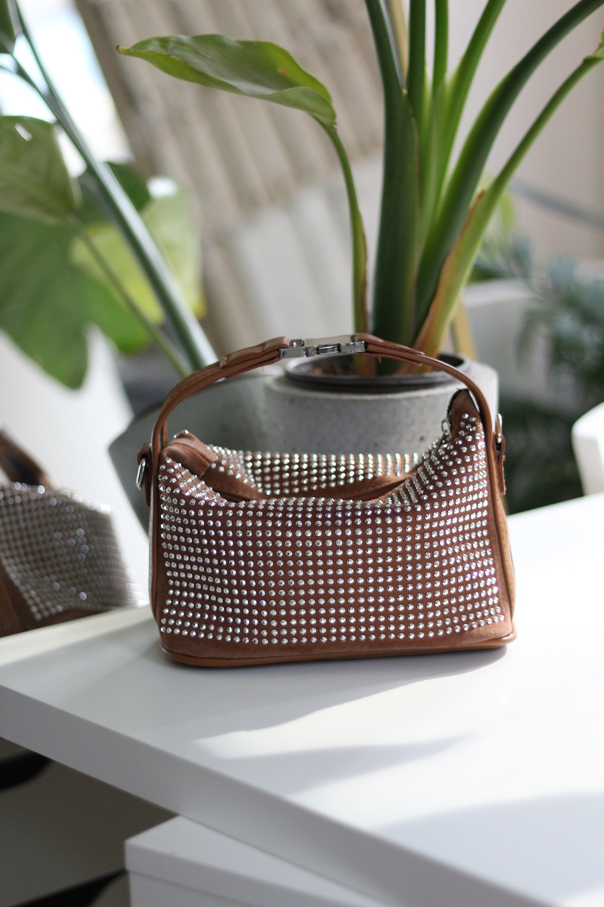 Women's Tan Gemstone Lock Detailed Strap Handbag Shoulder Bag