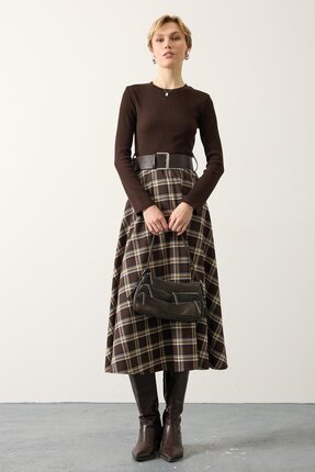 LaliCo Kadın Kemerli Örme Ekose Desenli Kahverengi Elbise