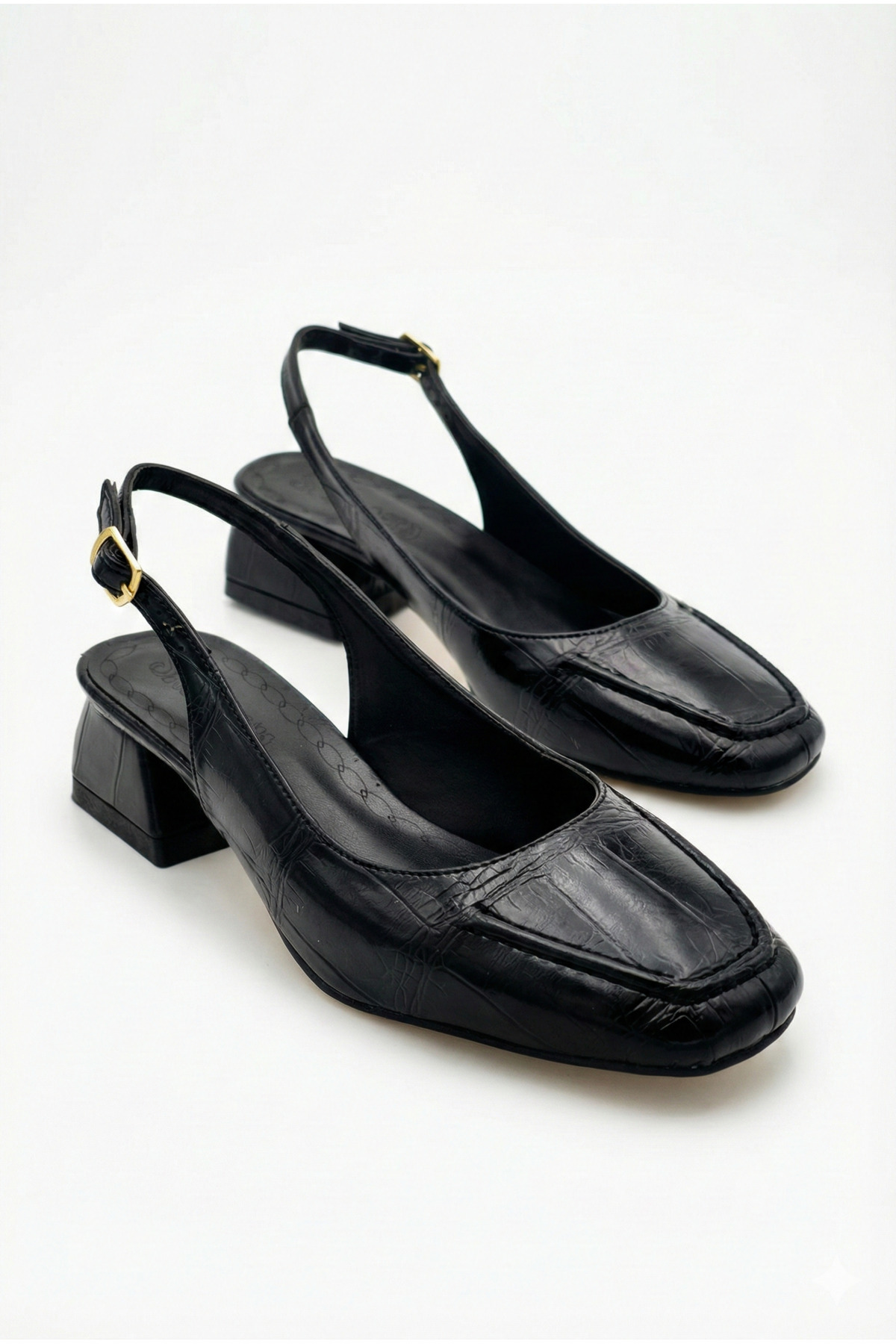 Women's Black Crocodile Design Wristband Butt Toe Casual High Heels