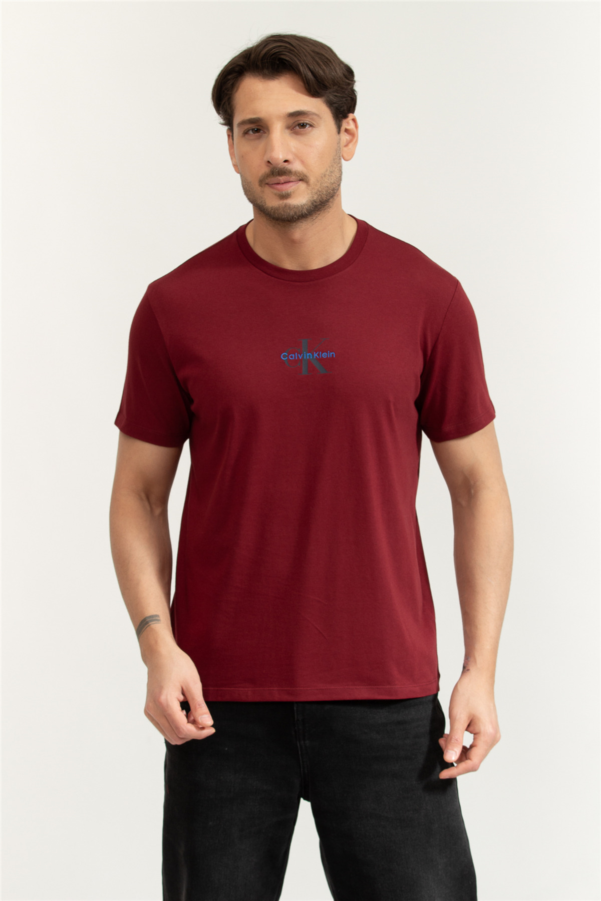 تیشرتمردانهCalvin Kleinقرمز