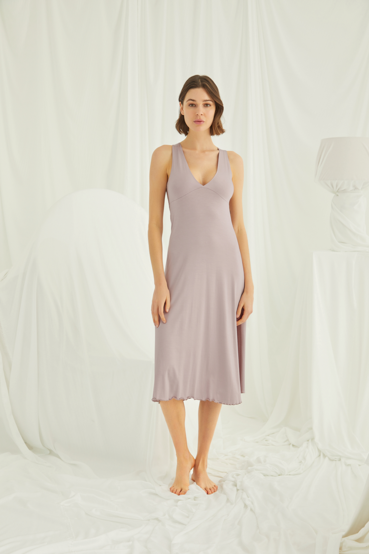 MONAMİSE Kadın, Vizon, Göğüs ve Sırt Dekolteli Dantelli Yırtmaçlı Askılı Gecelik