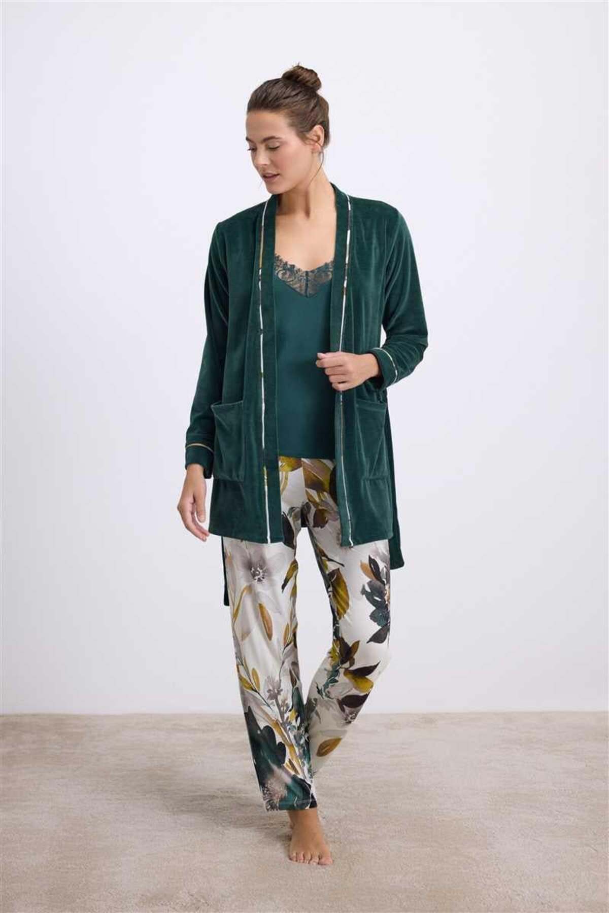 Findit Kadife Sabahlık, Dantelli Atlet ve Desenli Pantolon Pijama Takımı