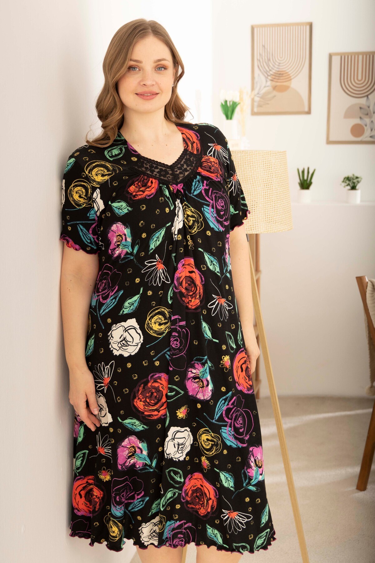Miss Meryem  Siyah Çiçek Desenli Ring Viskon Kısa Kol Büyük Beden Elbise - Görsel 2