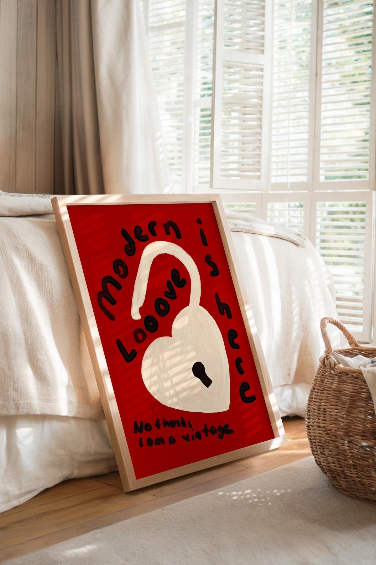Kırmızı Kalp Poster Love Is Here Yazılı Romantik Duvar Dekoru Çerçevesiz