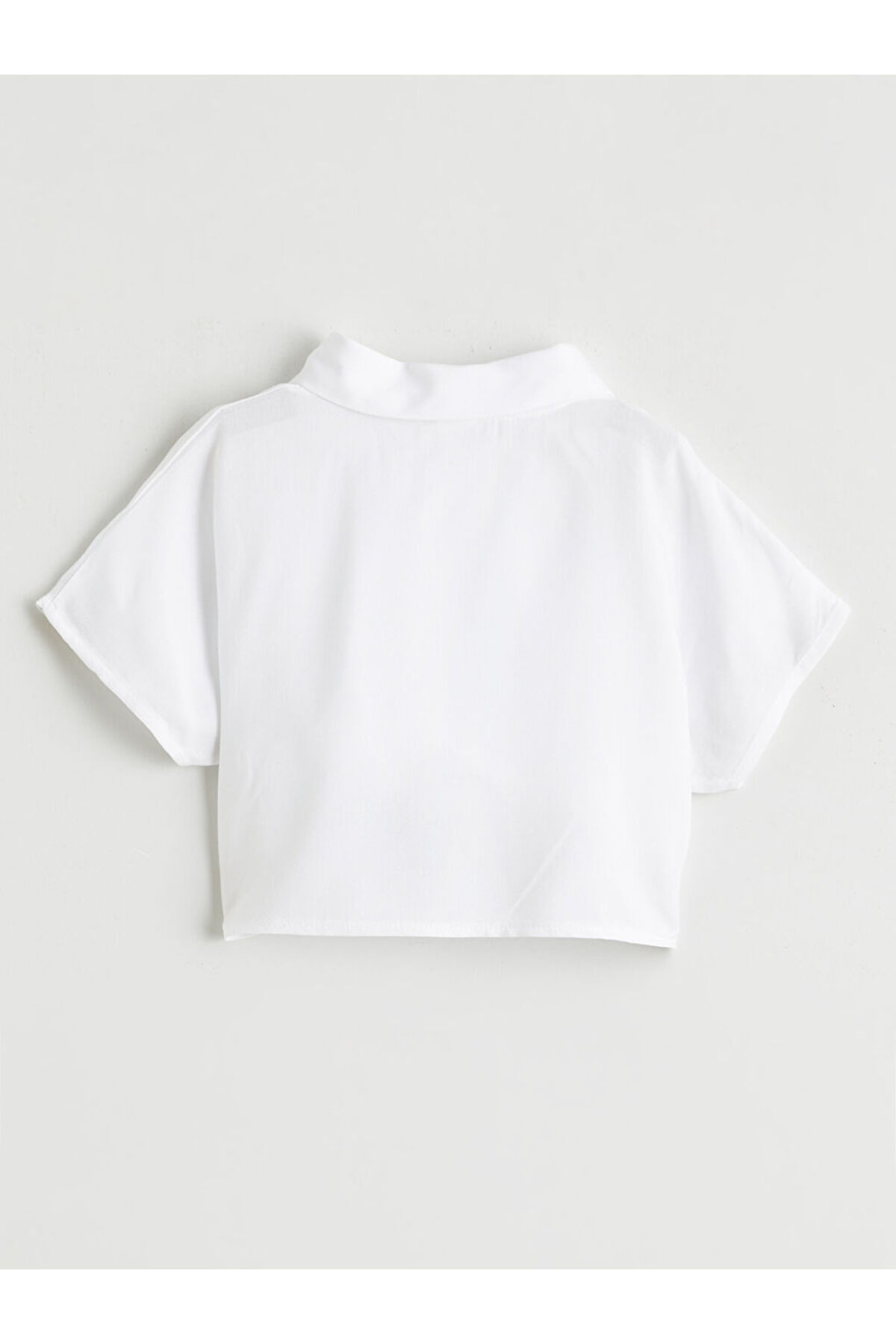 LC Waikiki GiyÇık Store den Beyaz Bağlamalı Kız Çocuk Gömlek fotoğrafı 2 (önizleme)