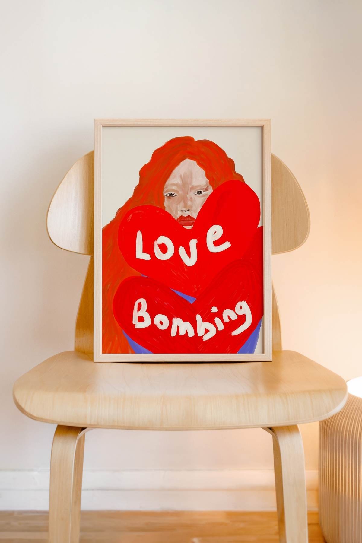 Kırmızı Kalpli Kadın Tablo Love Bombing Yazılı Poster Modern Duvar Dekoru Çerçevesiz