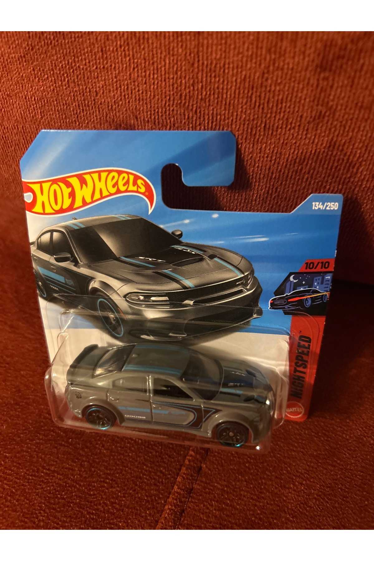 HOT WHEELS 2026 serisi 20 DODGE CHARGER HELLCAT fotoğrafı 2 (önizleme)