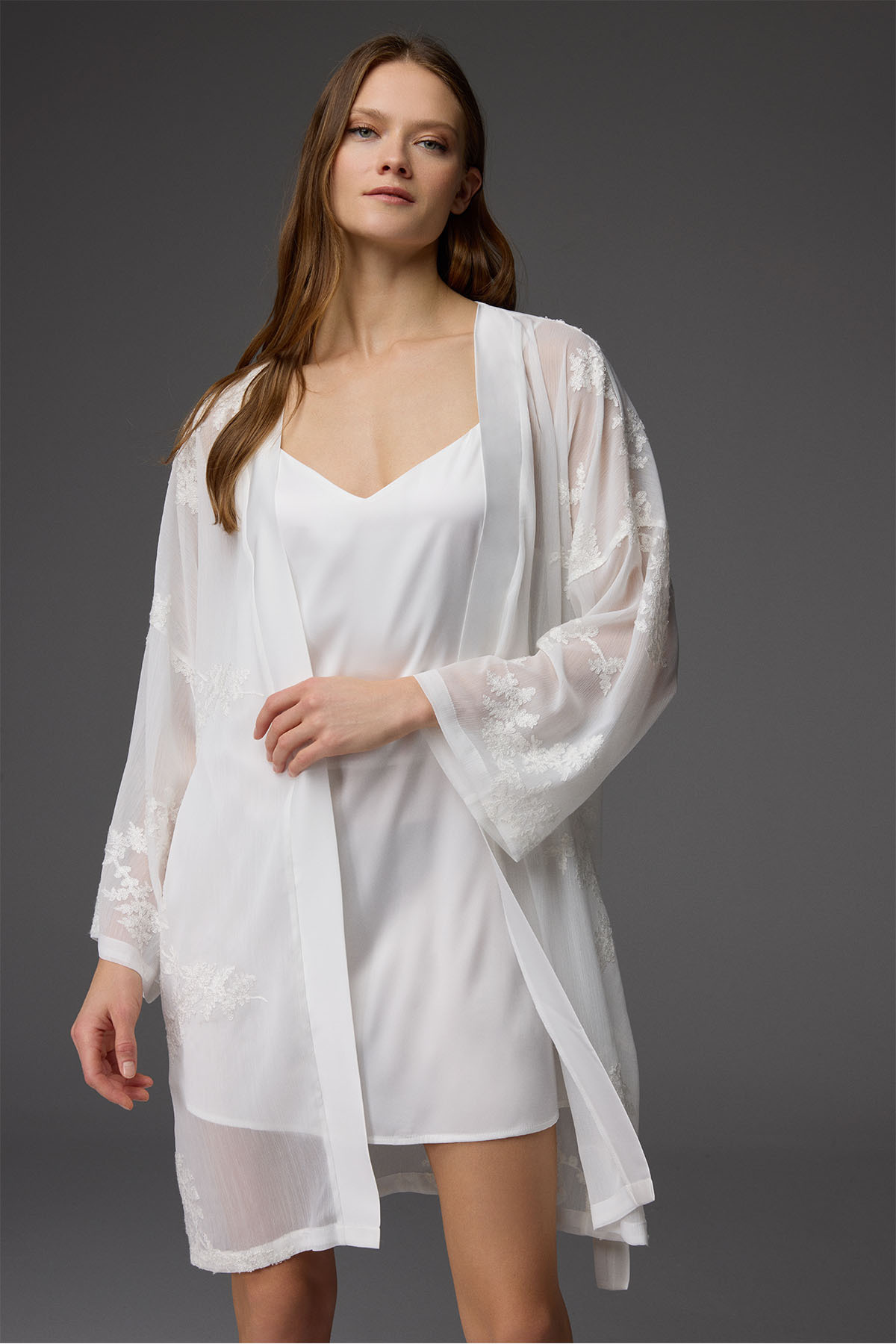 BONJOUR MADAME Nakışlı Kısa Sabahlık Saten Gecelik Takım BM-1829