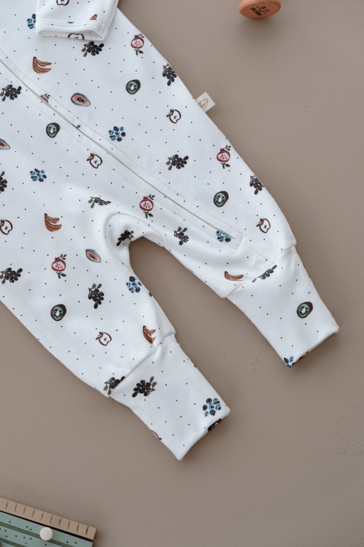 Oh La La Koala For Little Ones Meyve Baskılı Calmy Serisi Fermuarlı Tulum fotoğrafı 7 (önizleme)