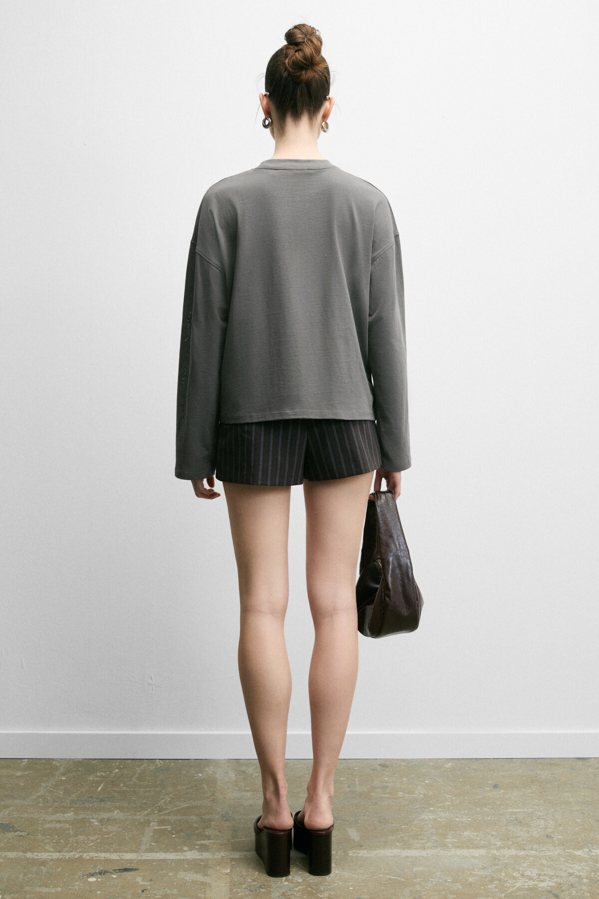 GRIMELANGE  STONRET Kadın Yumuşak Kumaşlı %100 Pamuk Taş Detaylı Uzun Kol Antrasit T-Shirt - Görsel 6