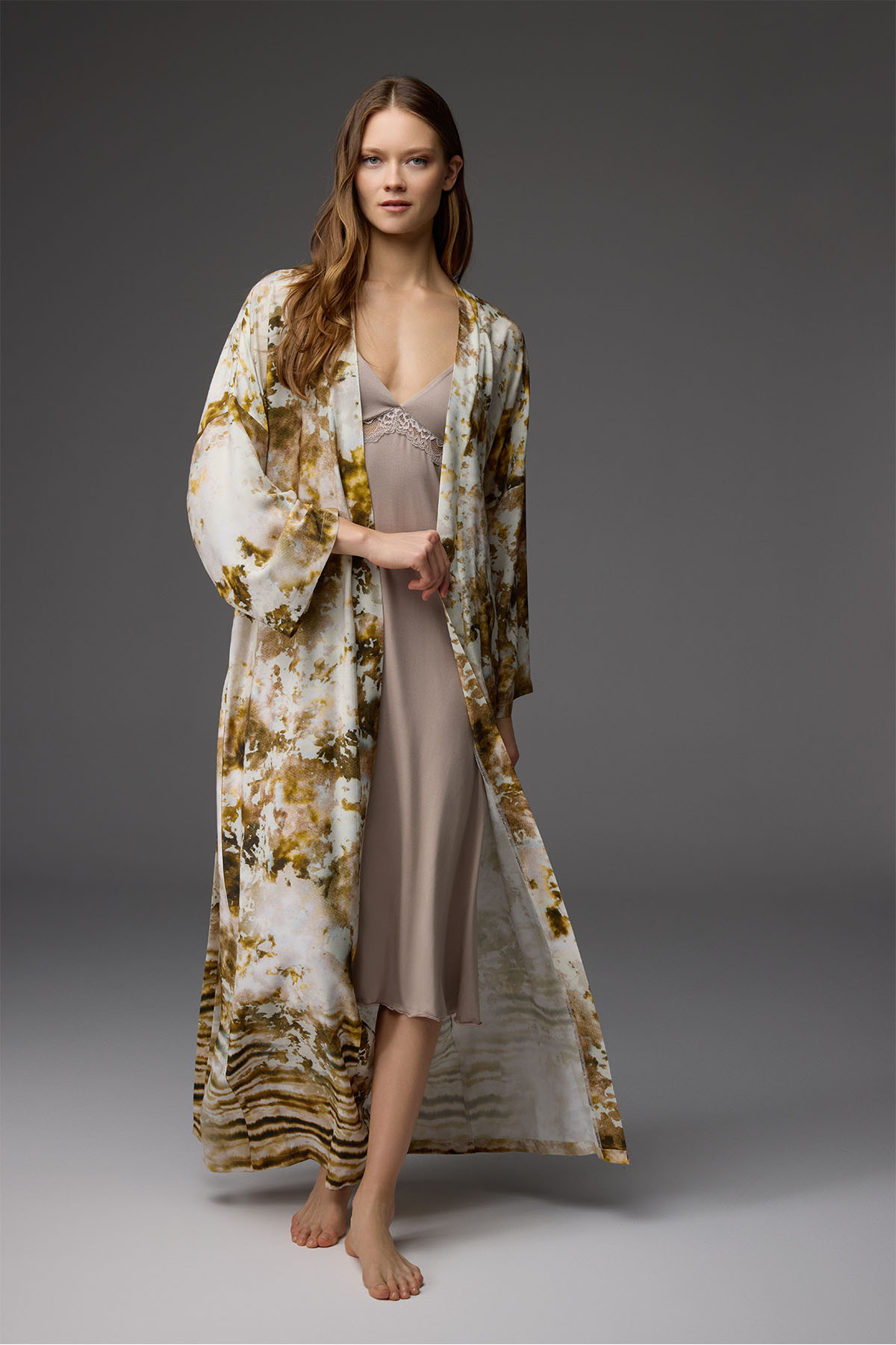 BONJOUR MADAME Viskon Desenli Sabahlık Dantelli Askılı Gecelik Takım BM-1844