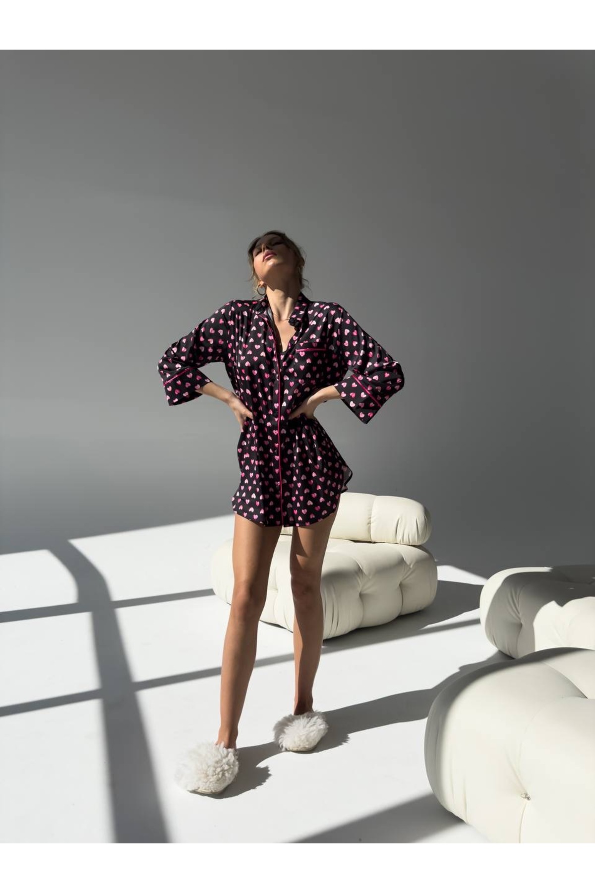 Noir Amour Siyah Kalp Desenli Saten Gömlek Gecelik