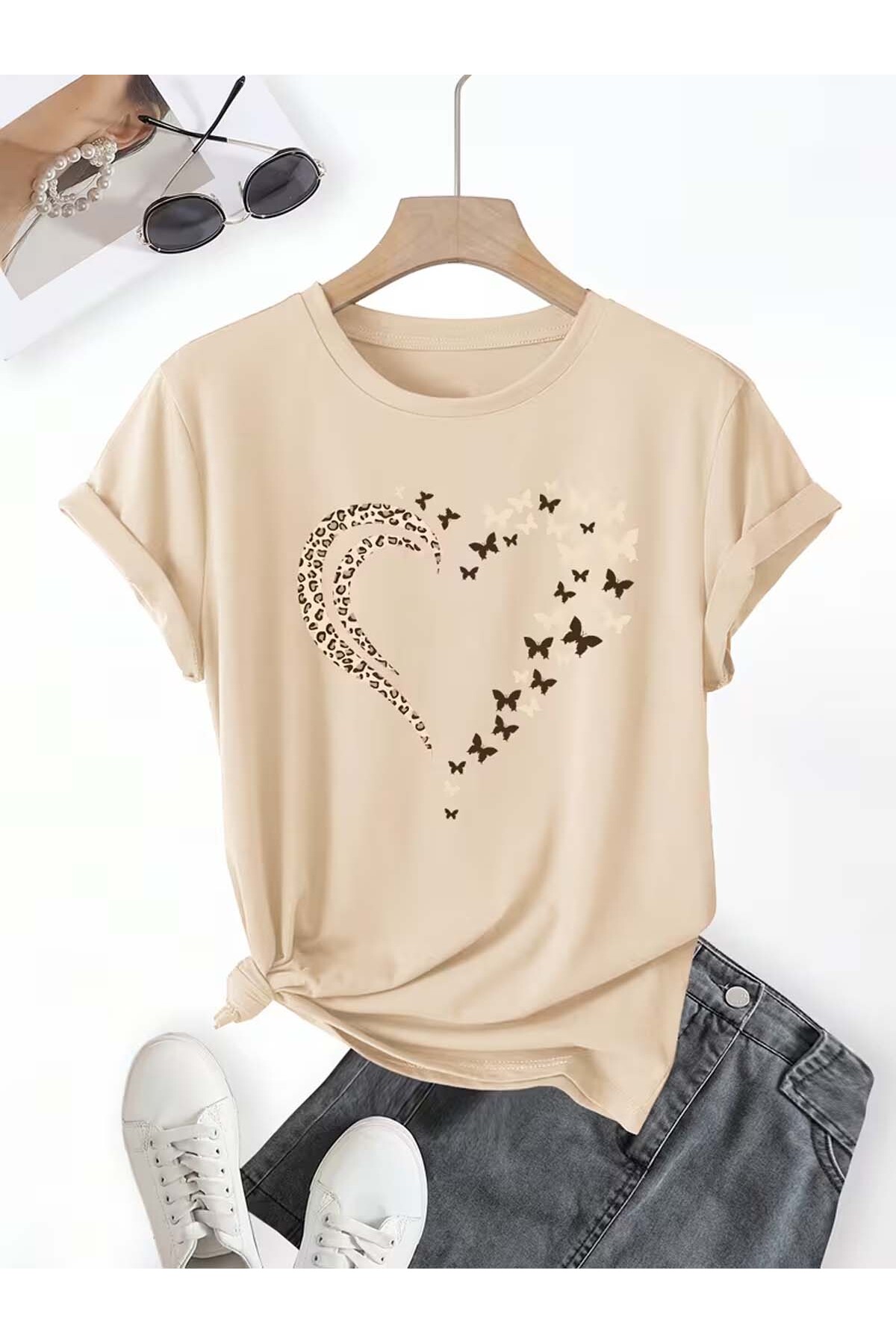Trend Sizde Tricou unisex bej cu inimă leopard și fluture cu imprimeu guler r...