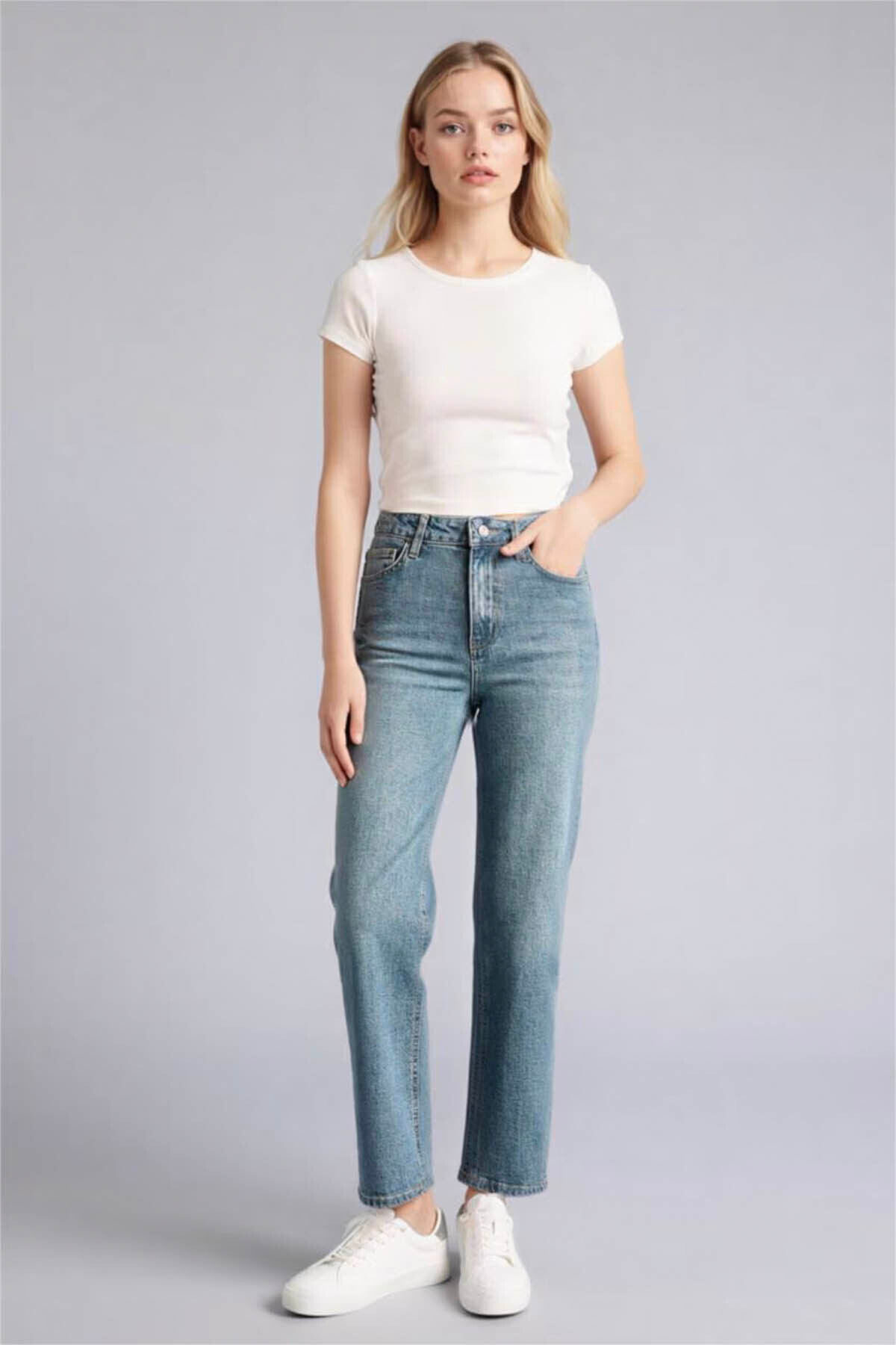 DeFacto Comfort Straıght Normal Bel Bilek Boy Jean Yıkamalı Pantolon G8878AX26SP
