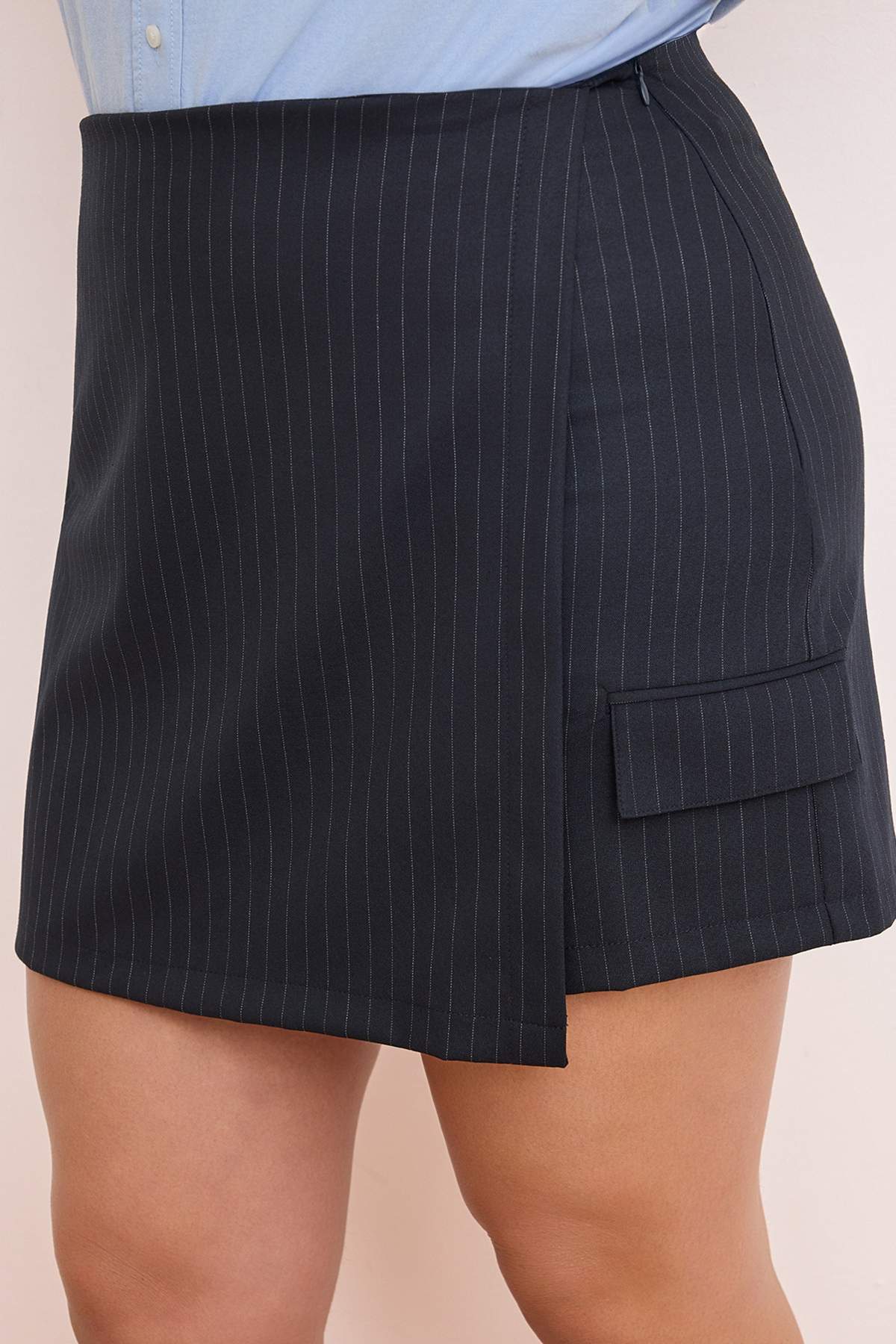 Trendyolmilla  Limited Edition Lacivert Çizgili Mini Büyük Beden Şort Etek TBBSS26AP00006 - Görsel 6