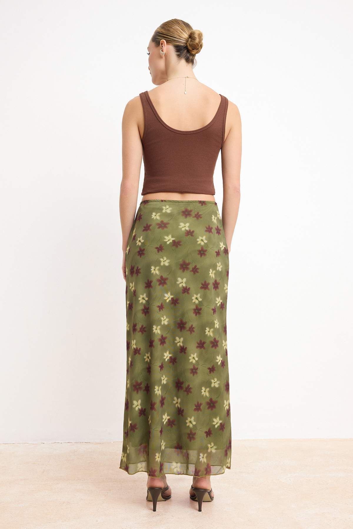 Trendyolmilla  Haki Soyut Desenli Tül Dantel detaylı Esnek Etek TWOSS25ET00153Etek TWOSS25ET00153 - Görsel 4