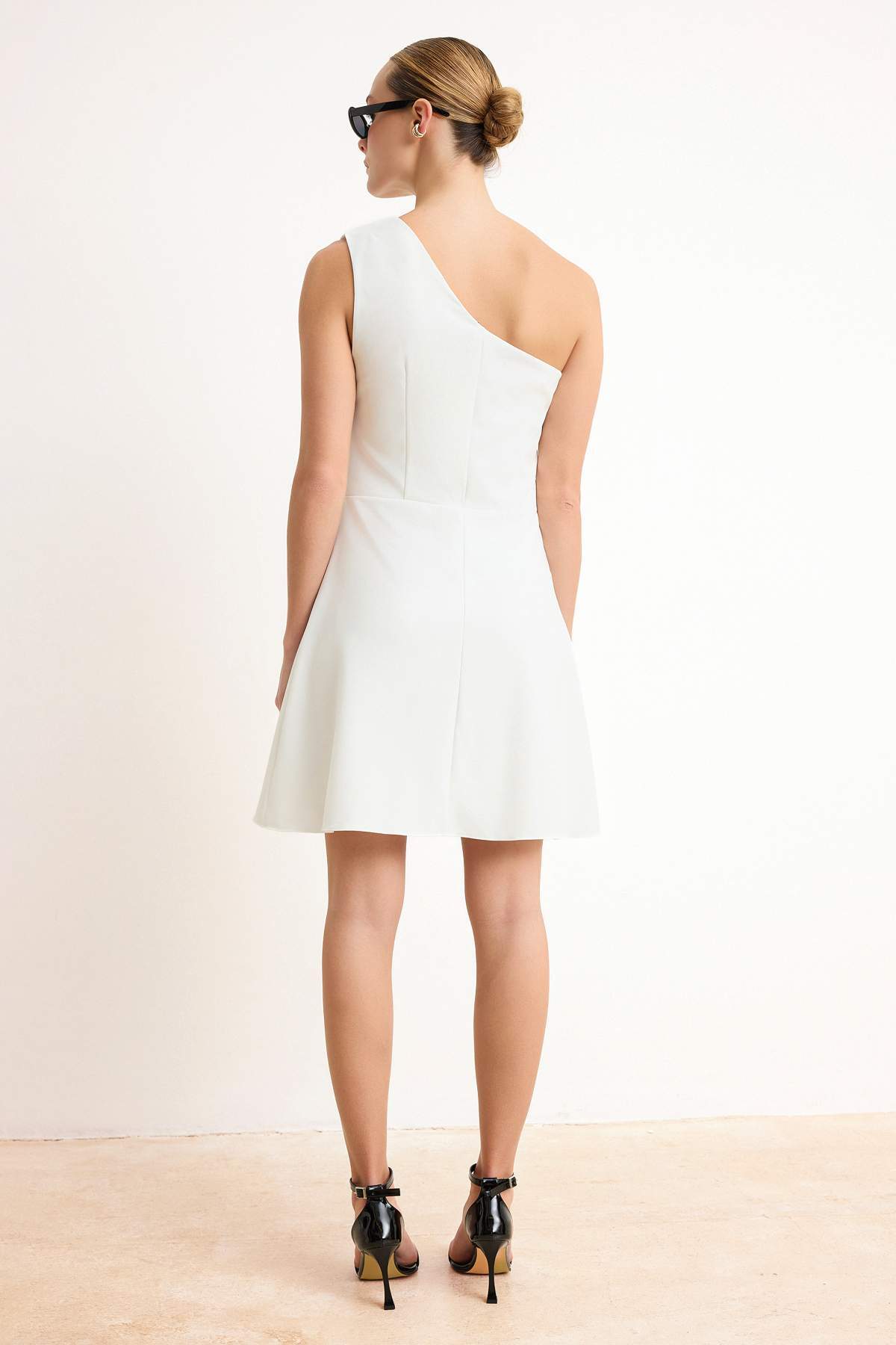trendyolmilla-womens-flat-short-mini-sleevele