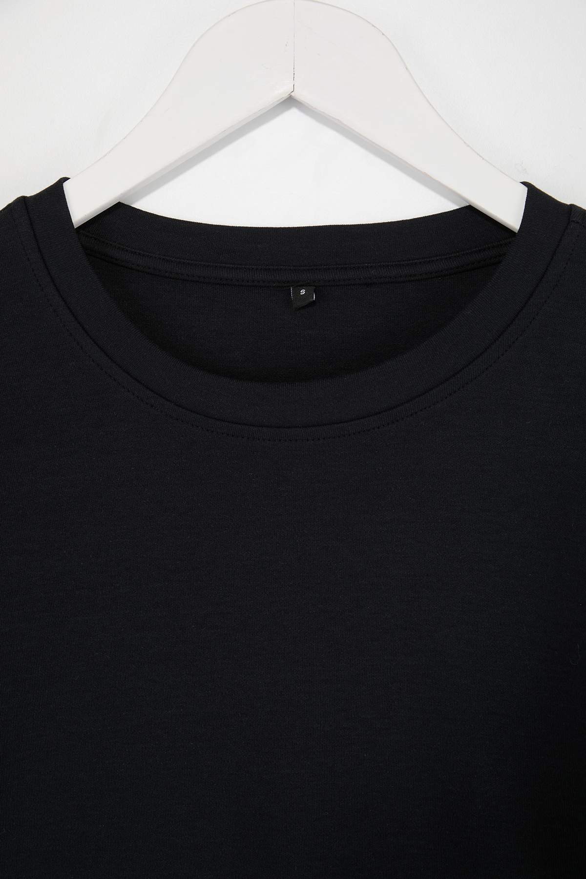 Trendyolmilla  Siyah Premium Wardrobe Essentials Düşük Omuz Regular Fit Basic T-Shirt TMNSS26TS00010 - Görsel 5