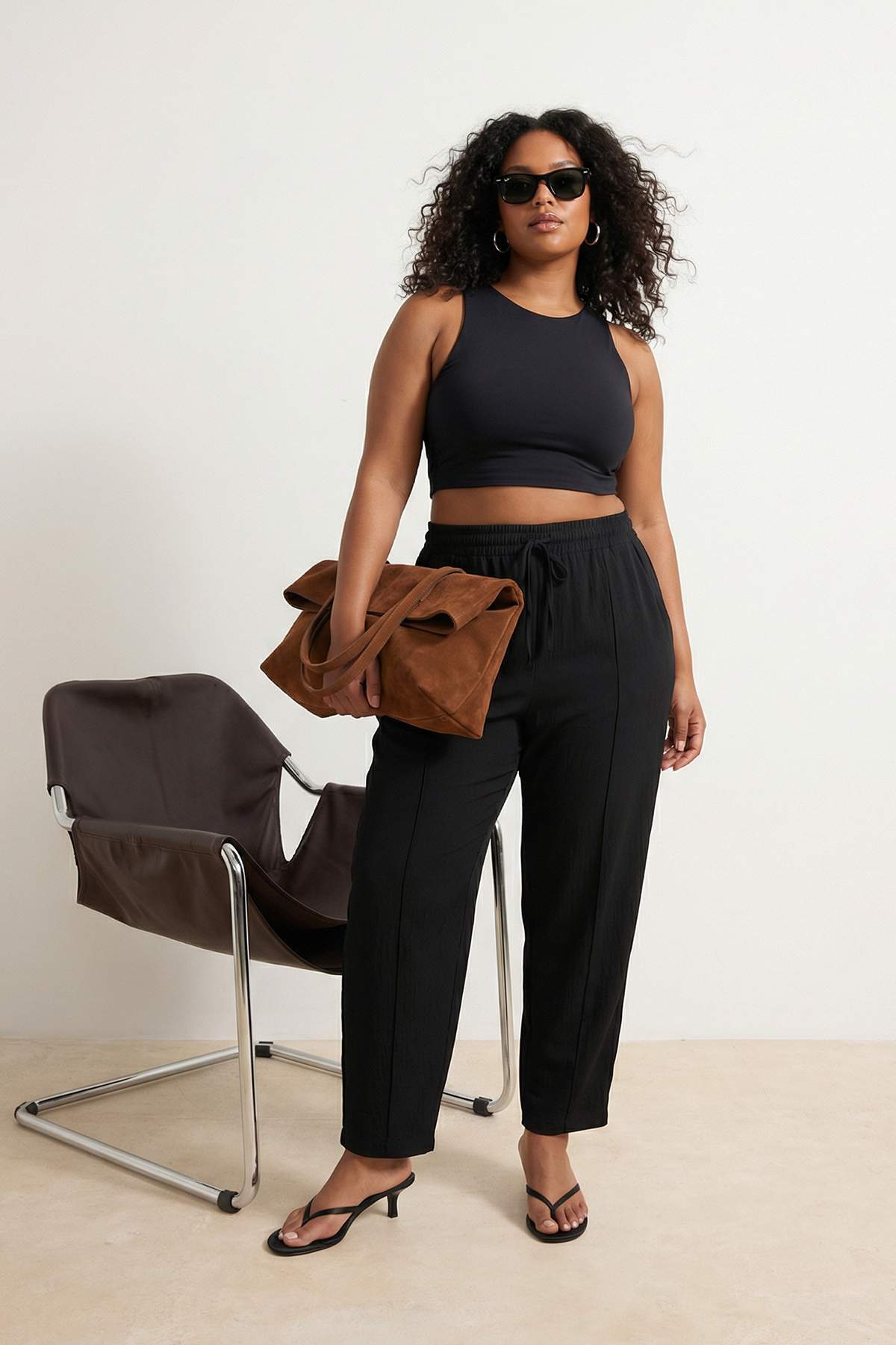 Trendyolmilla  Siyah Havuç Fit Dokuma Büyük Beden Pantolon TBBSS26AR00005 - Görsel 2