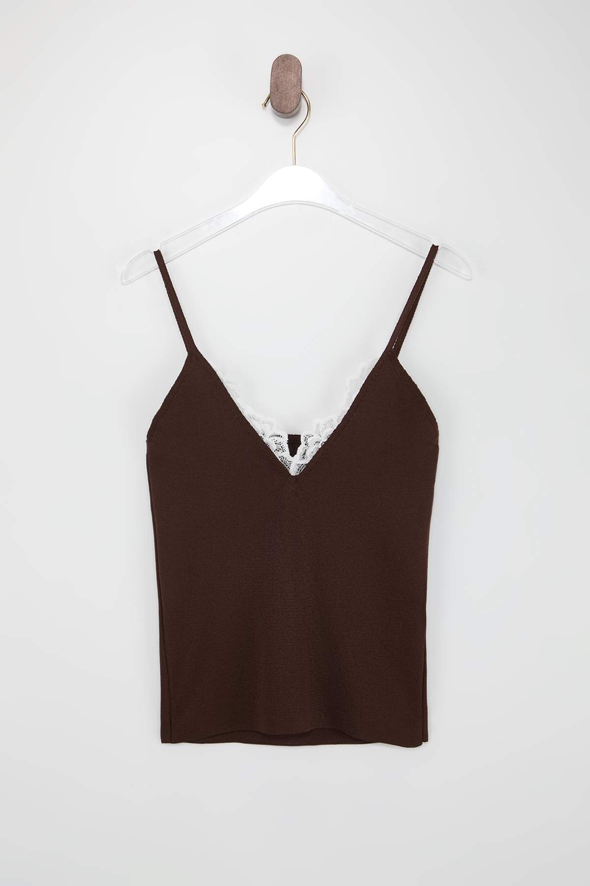 Trendyolmilla  Kahverengi Kontrast Dantel Garnili Askılı Triko Bluz TWOSS26BZ00501 - Görsel 5