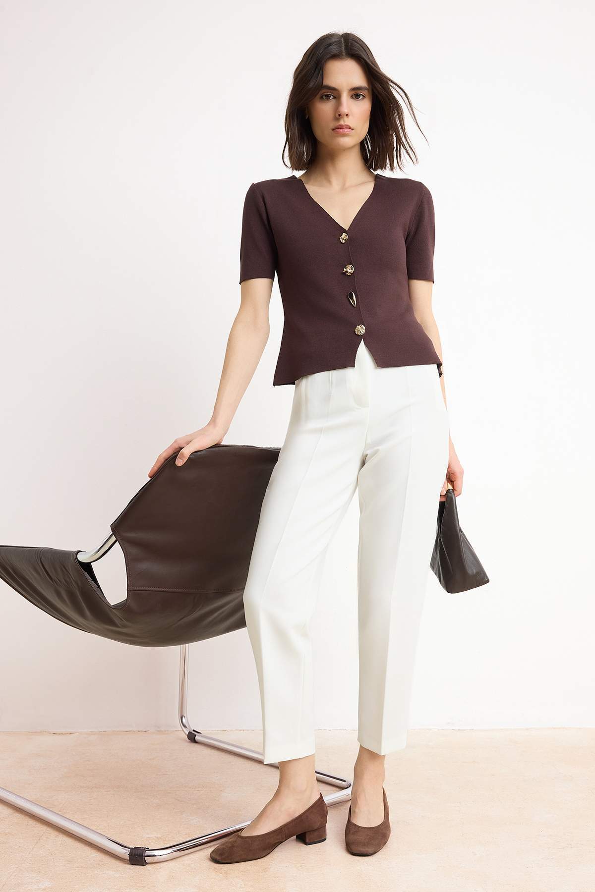 Trendyolmilla  Beyaz Özel Koleksiyon Yüksek Bel Cigarette Kalıp Pensli Bilek Boy Kumaş Pantolon TWOSS26PL00029 - Görsel 2