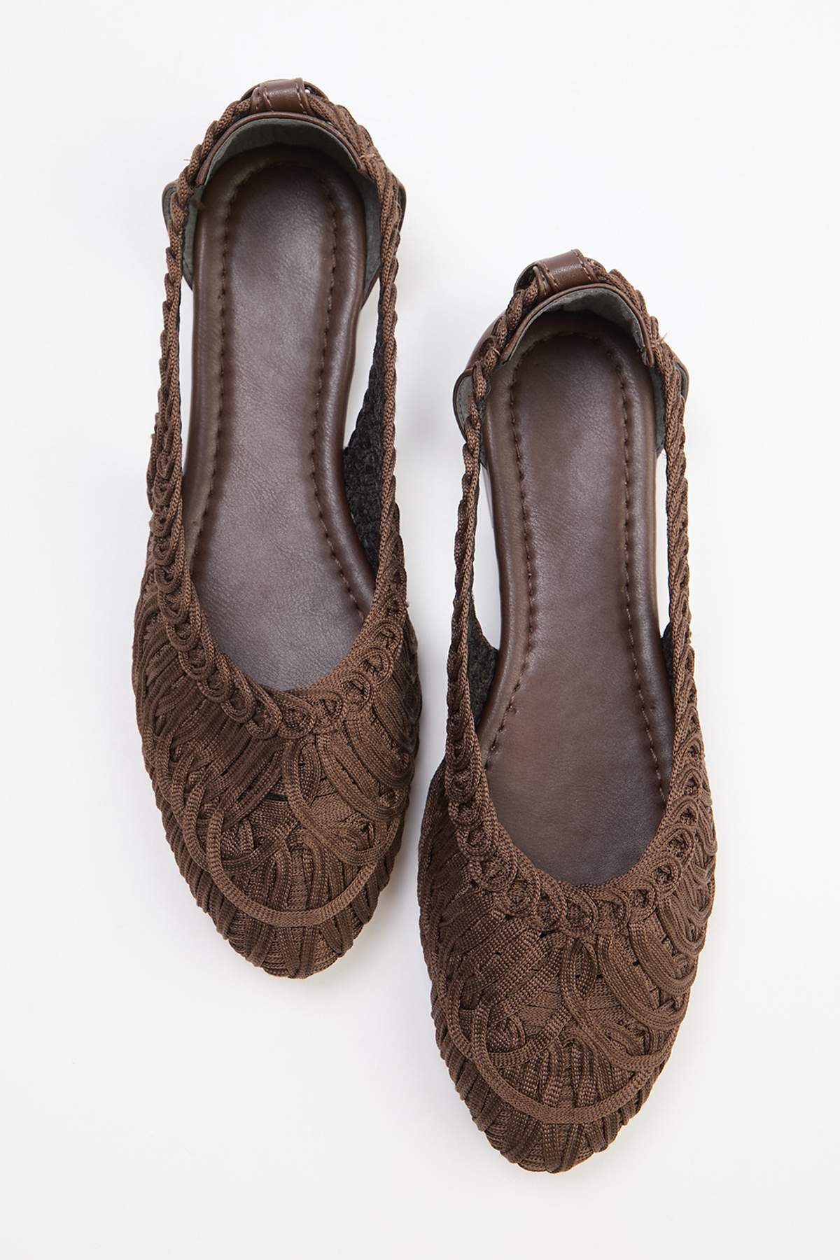 TRENDYOL SHOES Braune gestrickte Ballerinas mit Muster und mandelförmiger Zeh...