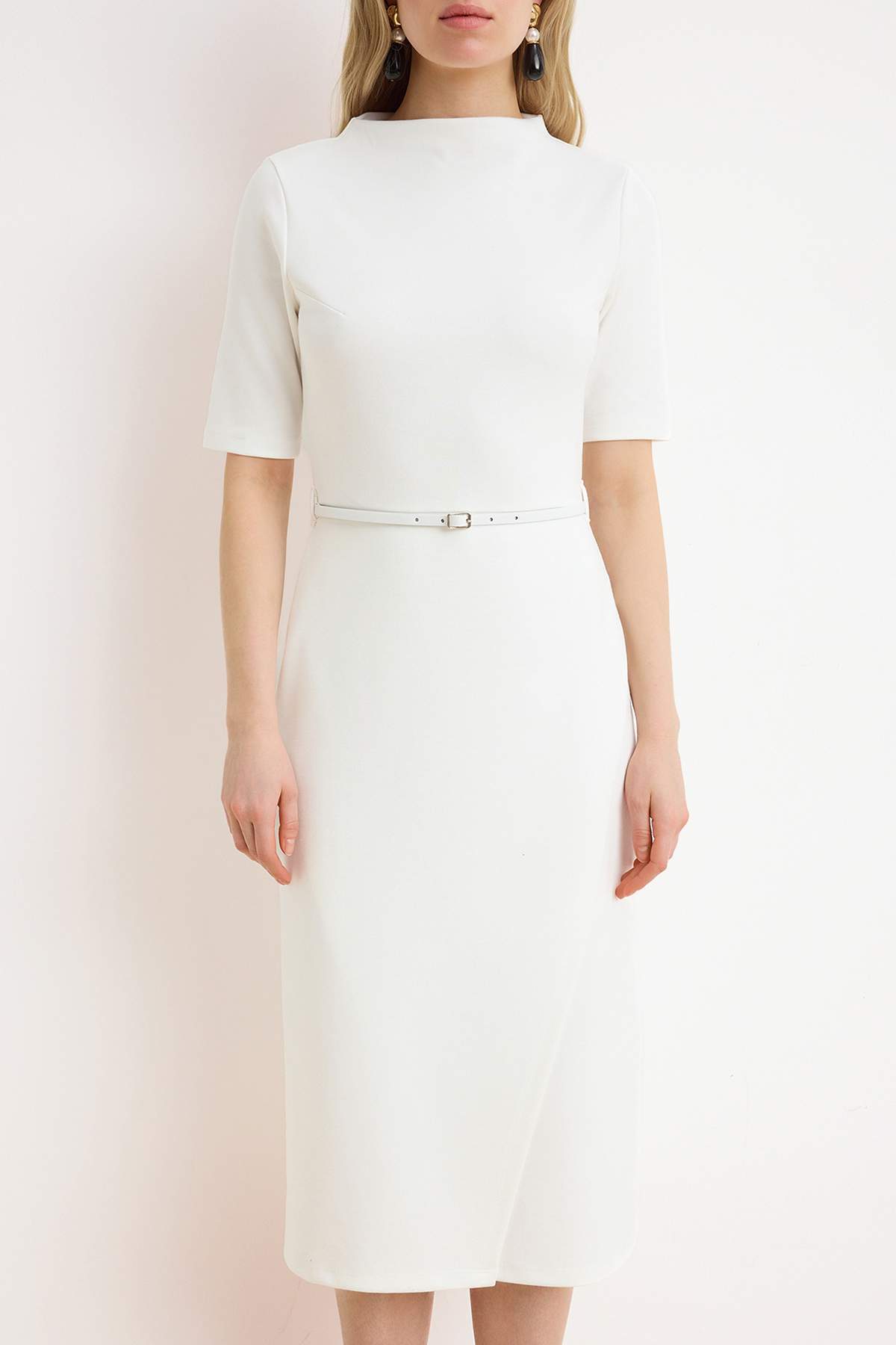 Trendyolmilla  Ekru Düz Kemerli Midi Örme Elbise TWOAW26EL00145 - Görsel 3