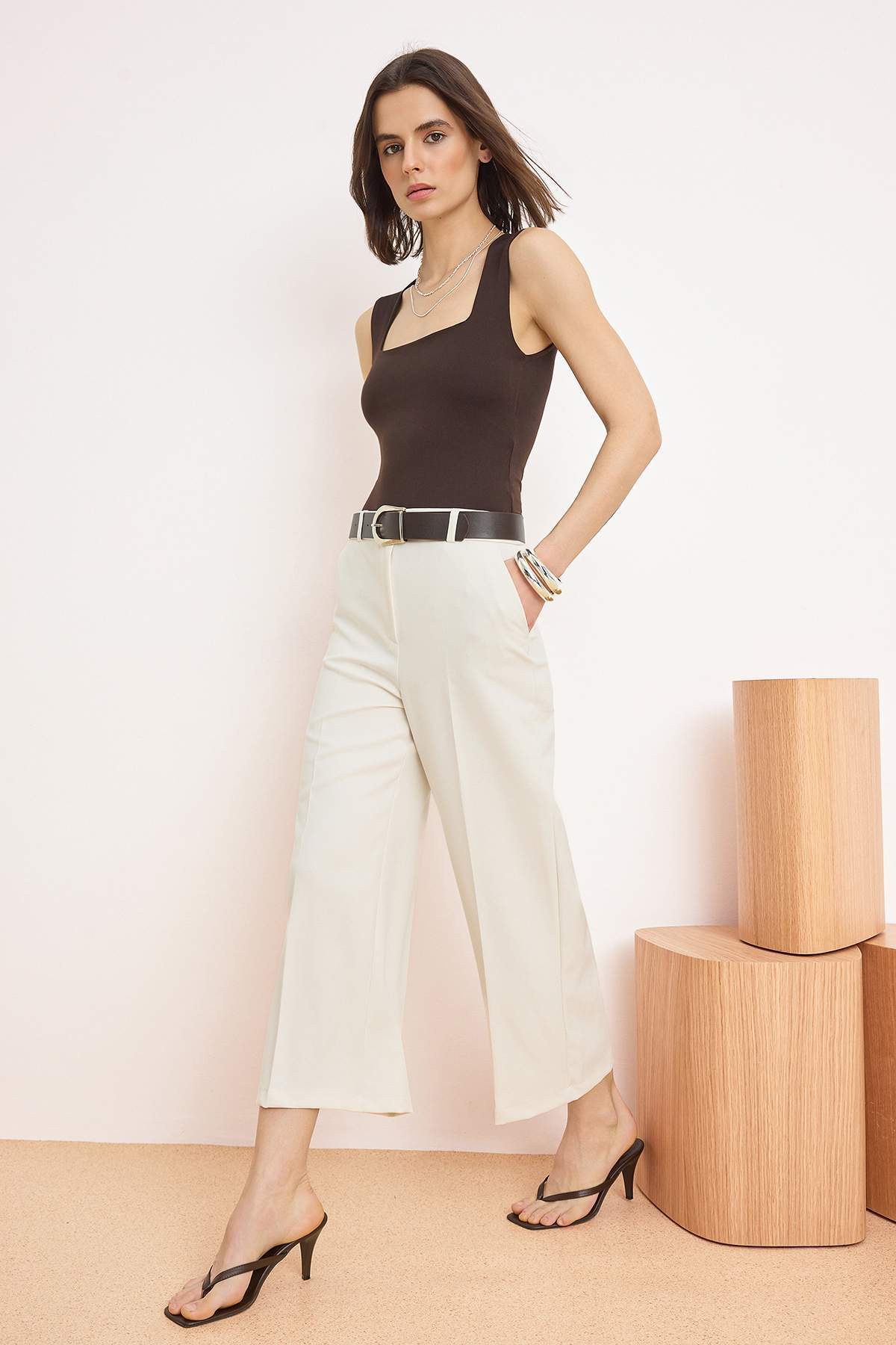 Trendyolmilla  Taş Culotte Kalıp Kemerli Pantolon TWOSS26PL00072 - Görsel 2