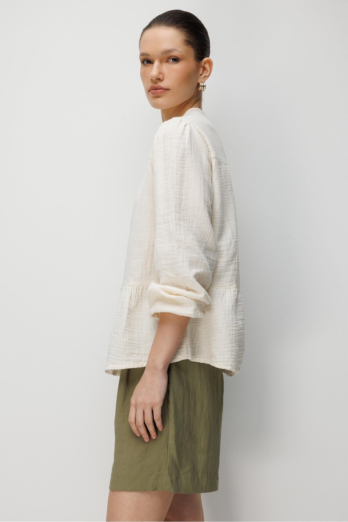 Mixray  4563 Kadın Yakası Bağlamalı Kolu Lastikli Bol Müslin Gömlek Naturel - Görsel 5