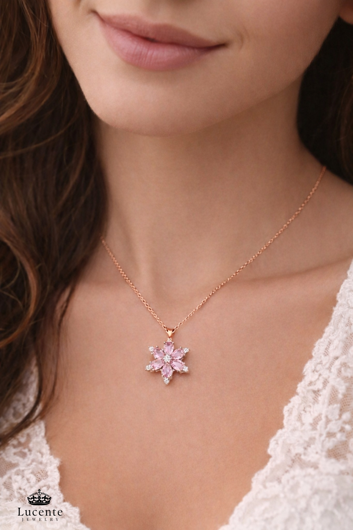 Lucente Jewellery 925 Ayar Aşk Şans Bolluk Bereket ve Zarafetin Simgesi Rose Gold Ametist Taşlı Lotus Kararma Karşıtı Rodyum Gümüş Özel Gün Hediyesi 45 Cm Zincirli Pembe Lotus Çiçeği Küpe Hediyeli Şık Kadın Kolye görsel 2