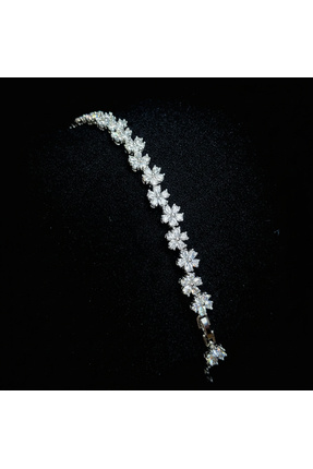RoseVely Snow Bloom Beyaz Çiçek Taşlı Kadın Zirkon Bileklik