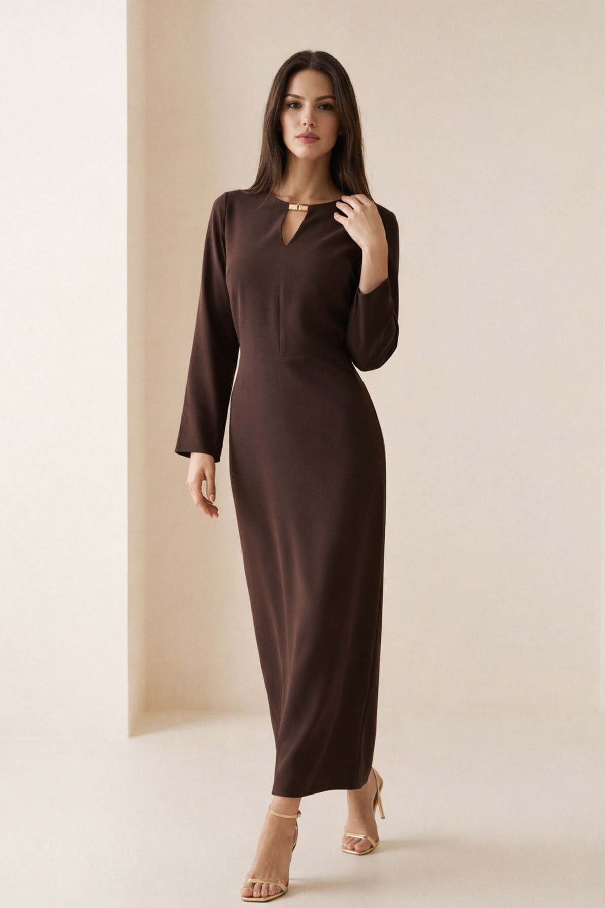 Setre Bitter Brown Long-Sleeved Midi Dress with Accessory Detail at the Neck and Waist