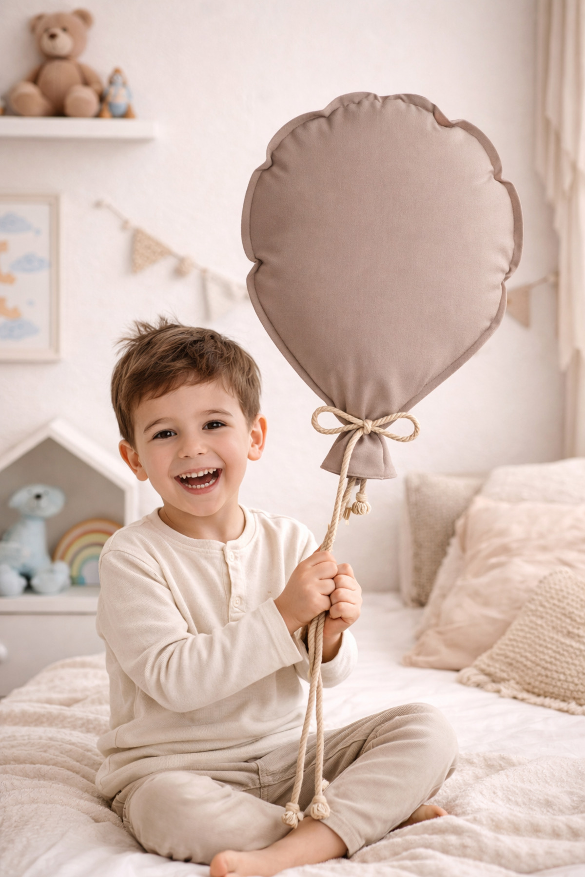 Genel Markalar Bebek & Çocuk Odası Uçan Balon Dekoratif Yastık Bej, Dekoratif Duvar Balon Bej Soft fotoğrafı 2 (önizleme)