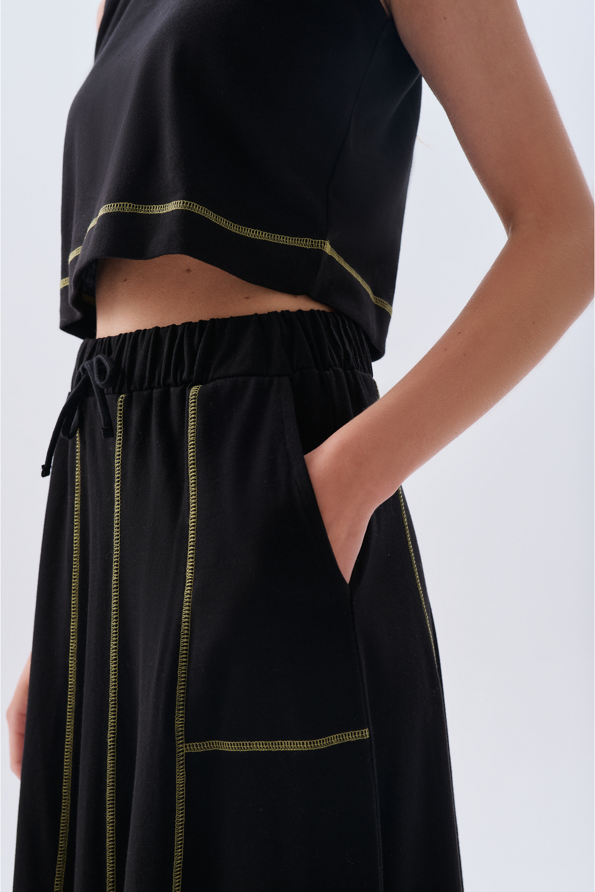 Mudo  DİKİŞ DETAYLI CEPLİ BELİ BAĞLAMALI MİDİ ETEK - Görsel 4