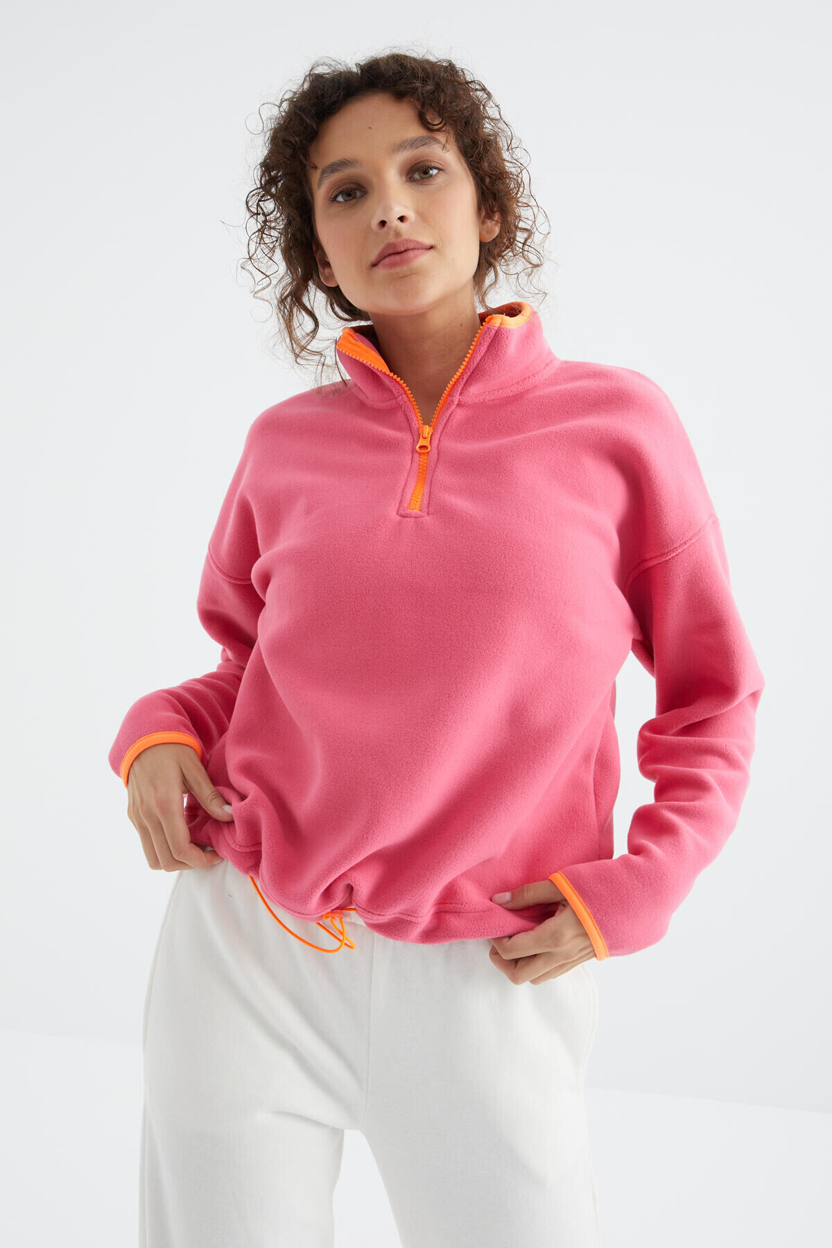 TOMMY LIFE Şeker Pembe Yarım Fermuar Etek Ucu Büzgülü Dik Yaka Standart Kalıp Kadın Polar Sweatshirt - 97234