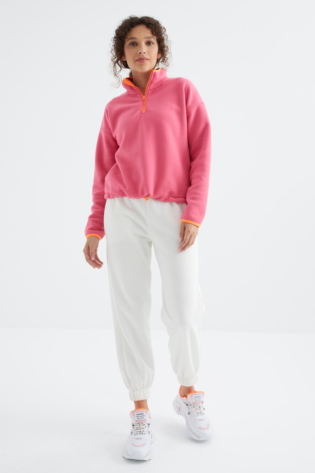 TOMMY LIFE Şeker Pembe Yarım Fermuar Etek Ucu Büzgülü Dik Yaka Standart Kalıp Kadın Polar Sweatshirt - 97234 görsel 4